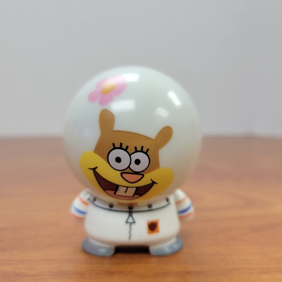 The Unbranded Brand Other - Spongebob SquarePants‎ cupcake topper "Sandy Cheeks"